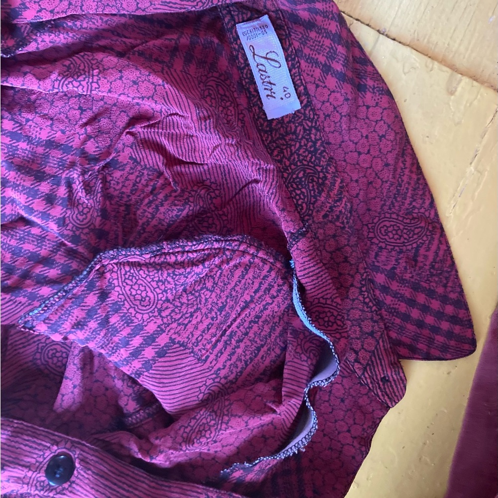Lost Red Patterned Button-Down Shirt - Picture 4 of 9